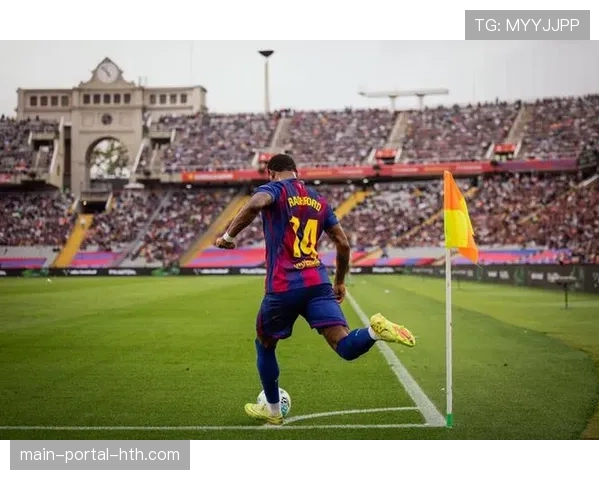 国家德比：巴萨凭借角球机会，由阿劳霍头球首开纪录